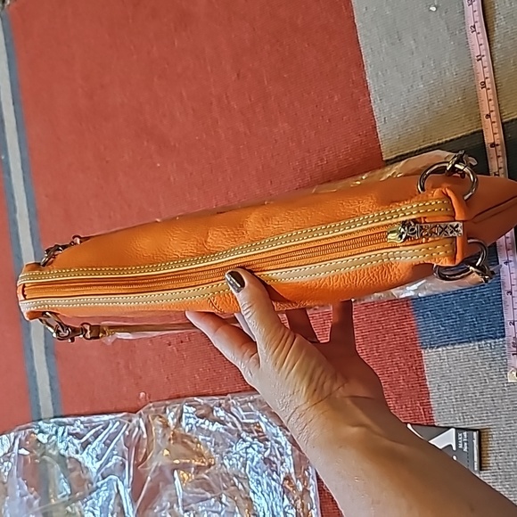 STUNNING MAXX NEW YORK ORANGE LEATHER HOBO SHOULDER BAG - Picture 8 of 12